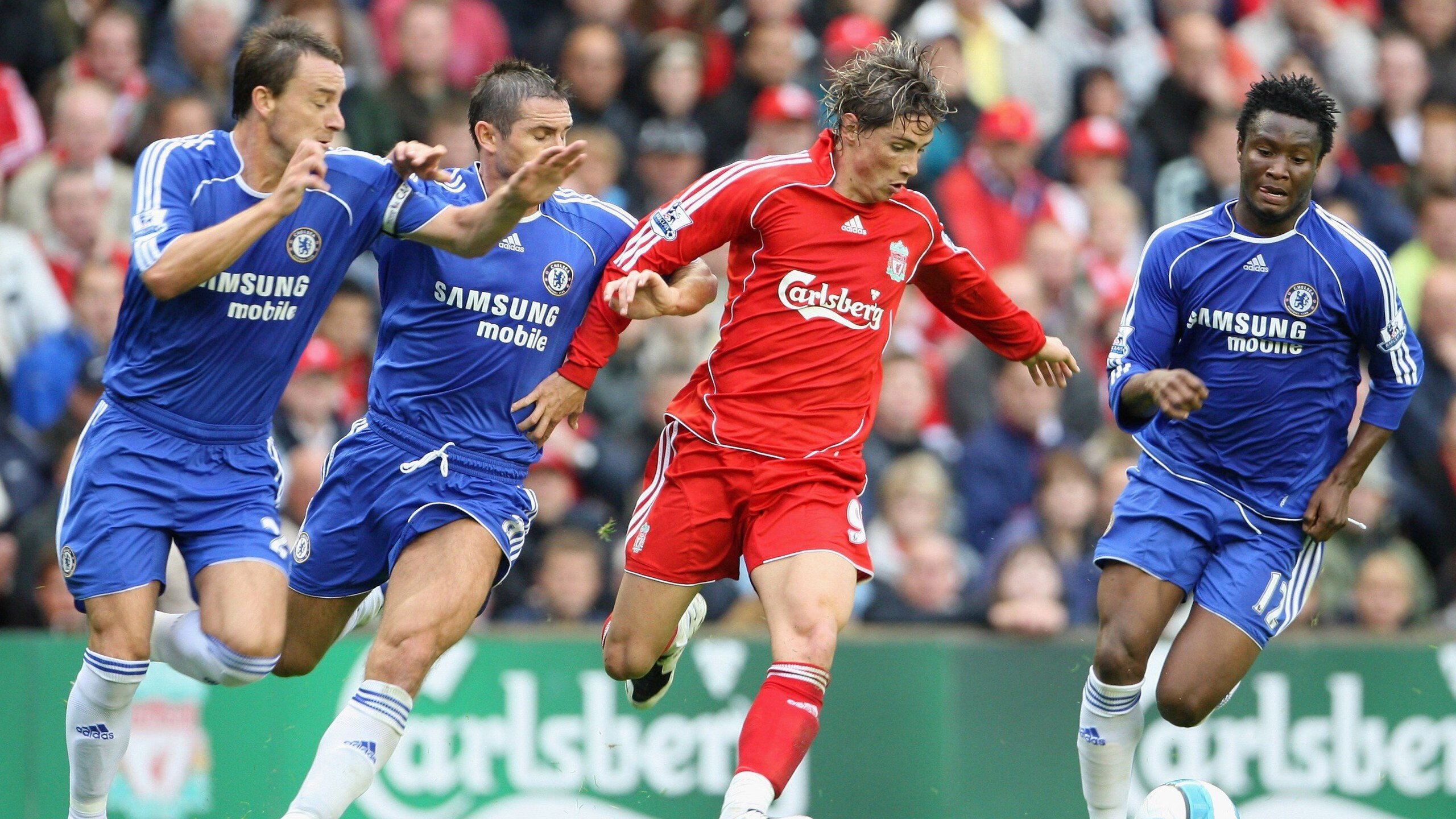 《电竞设备升级潮流，电竞专用耳机、显示器大受追捧》，电竞耳机用什么接口的好处